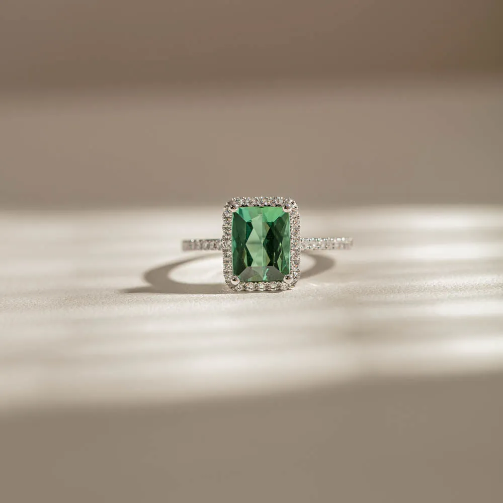 18ct White Gold Green Tourmaline & Diamond Ring