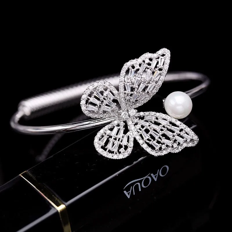 Avia Bangle Bracelet