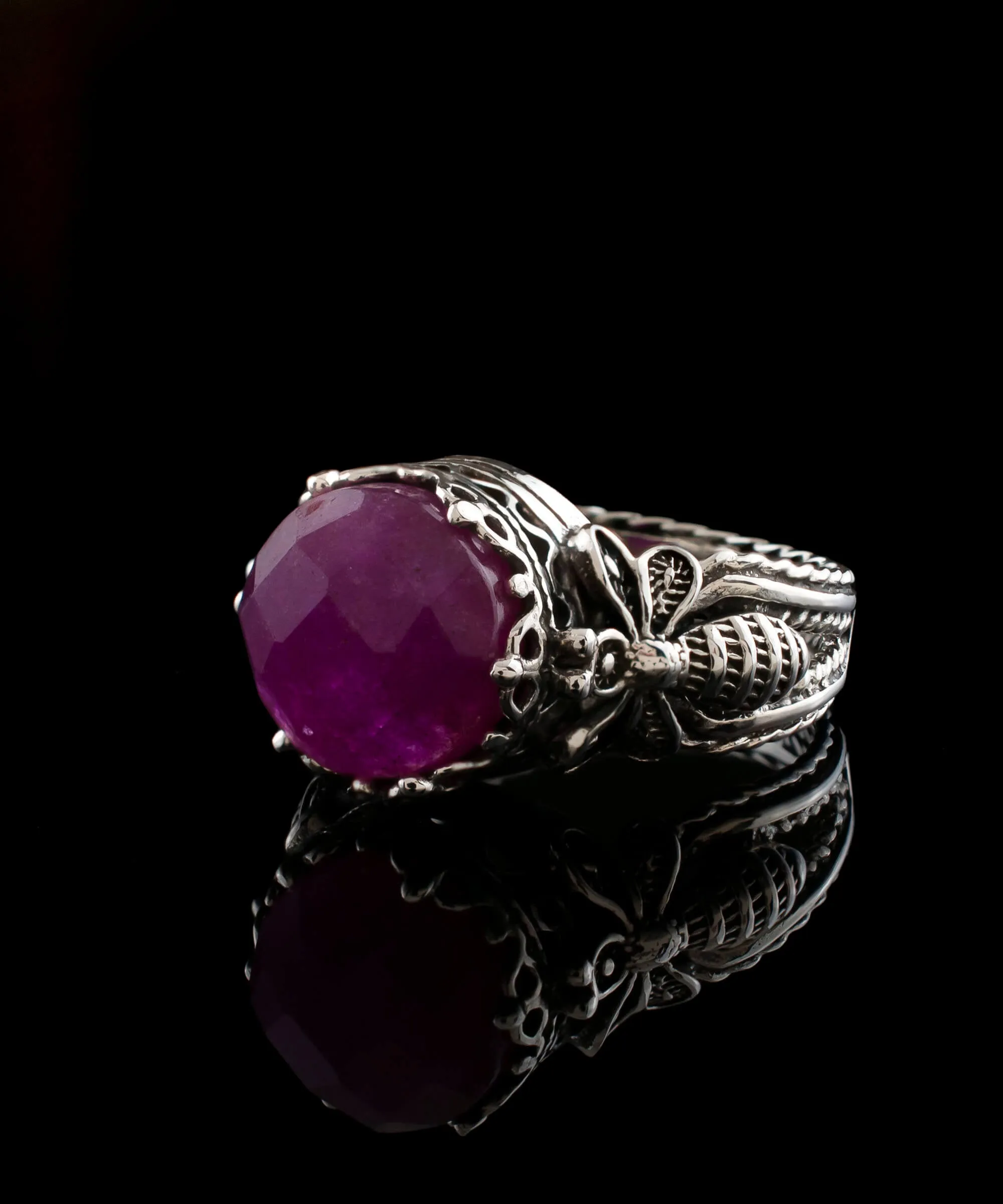 Bee Detailed Ruby Corundum Gemstone Filigree Art Women Silver Cocktail