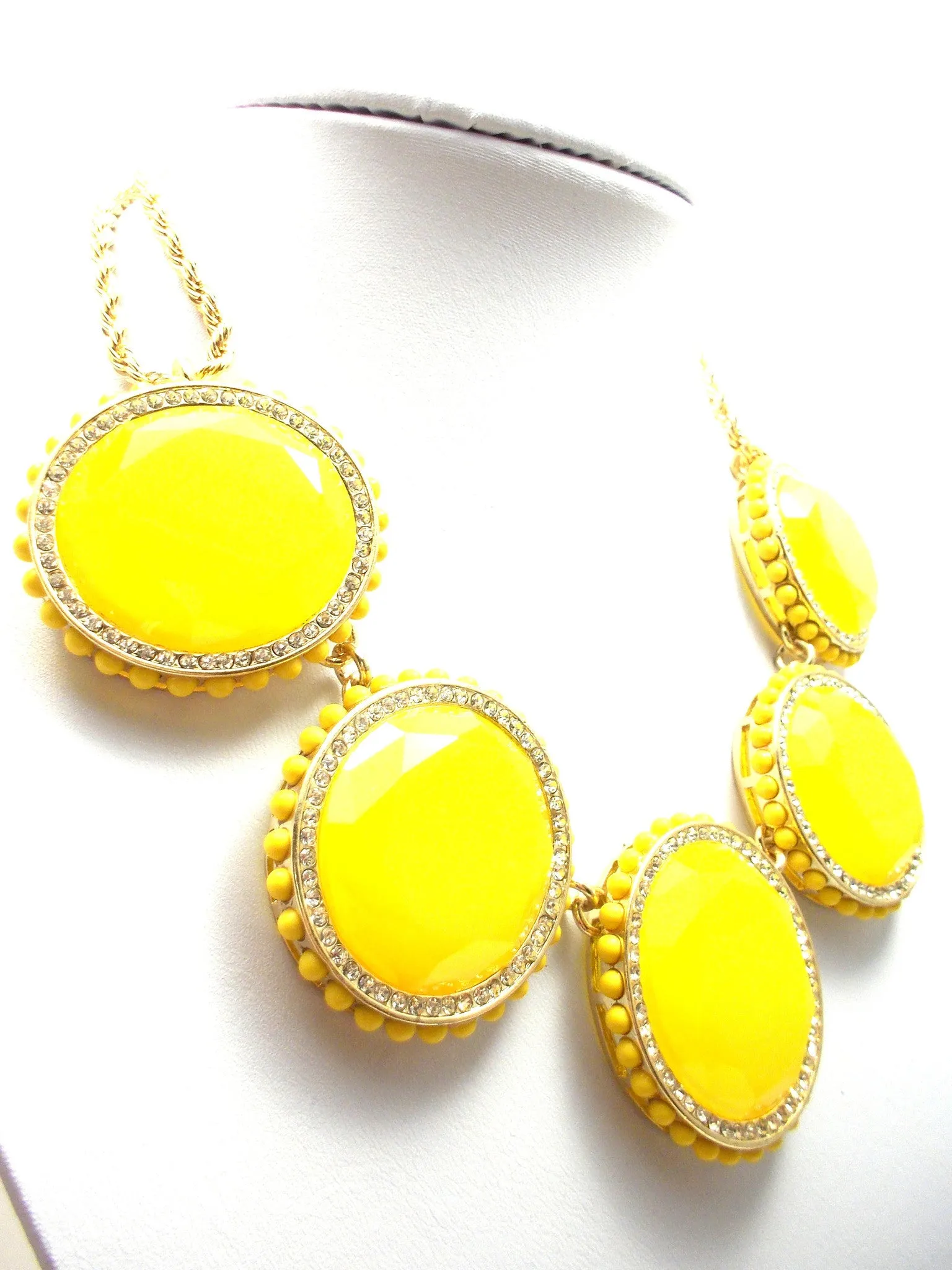 Bold Oval Gem Statement Necklace- Yellow