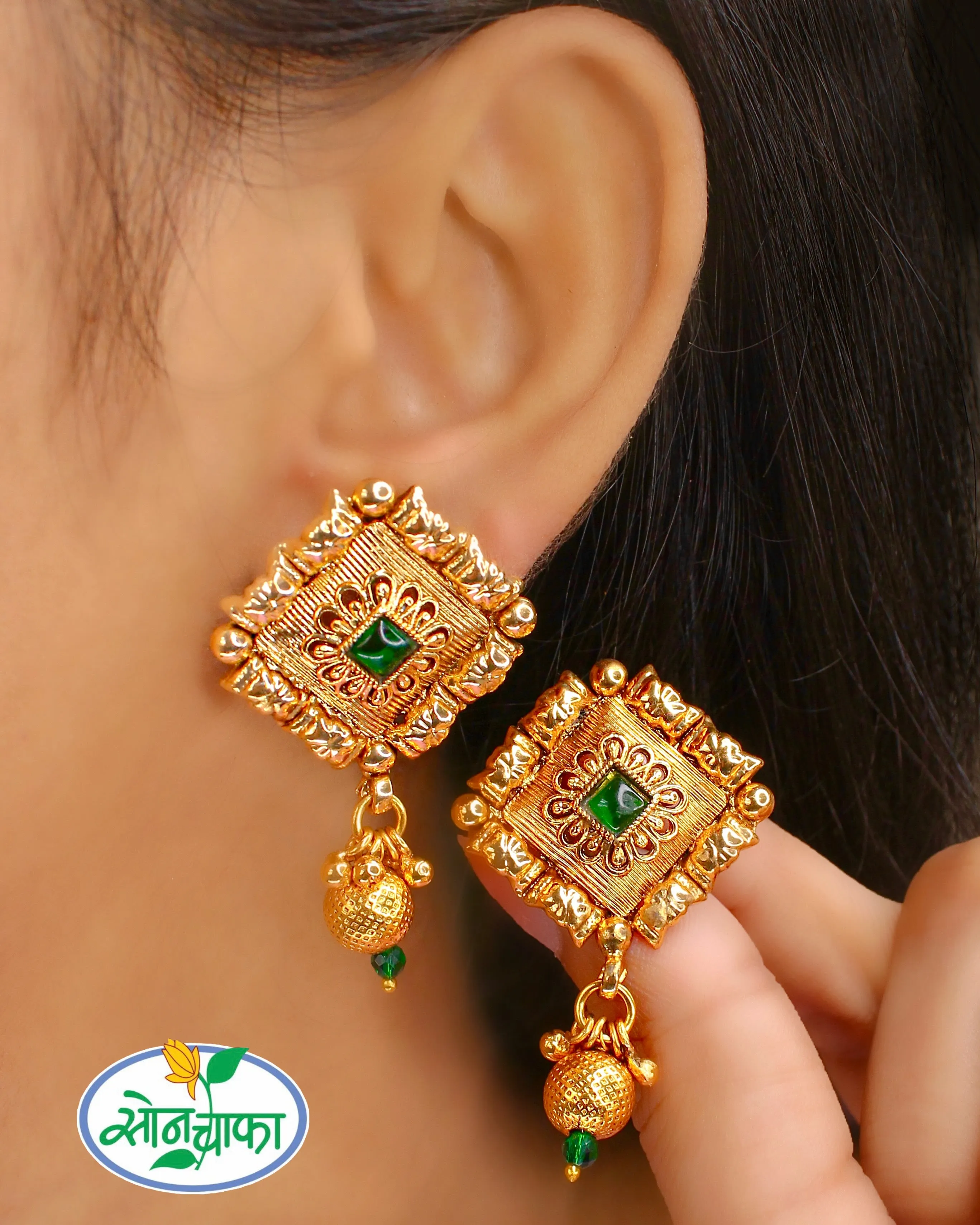 CHARMING SQUARE DESIGNER EARRINGS