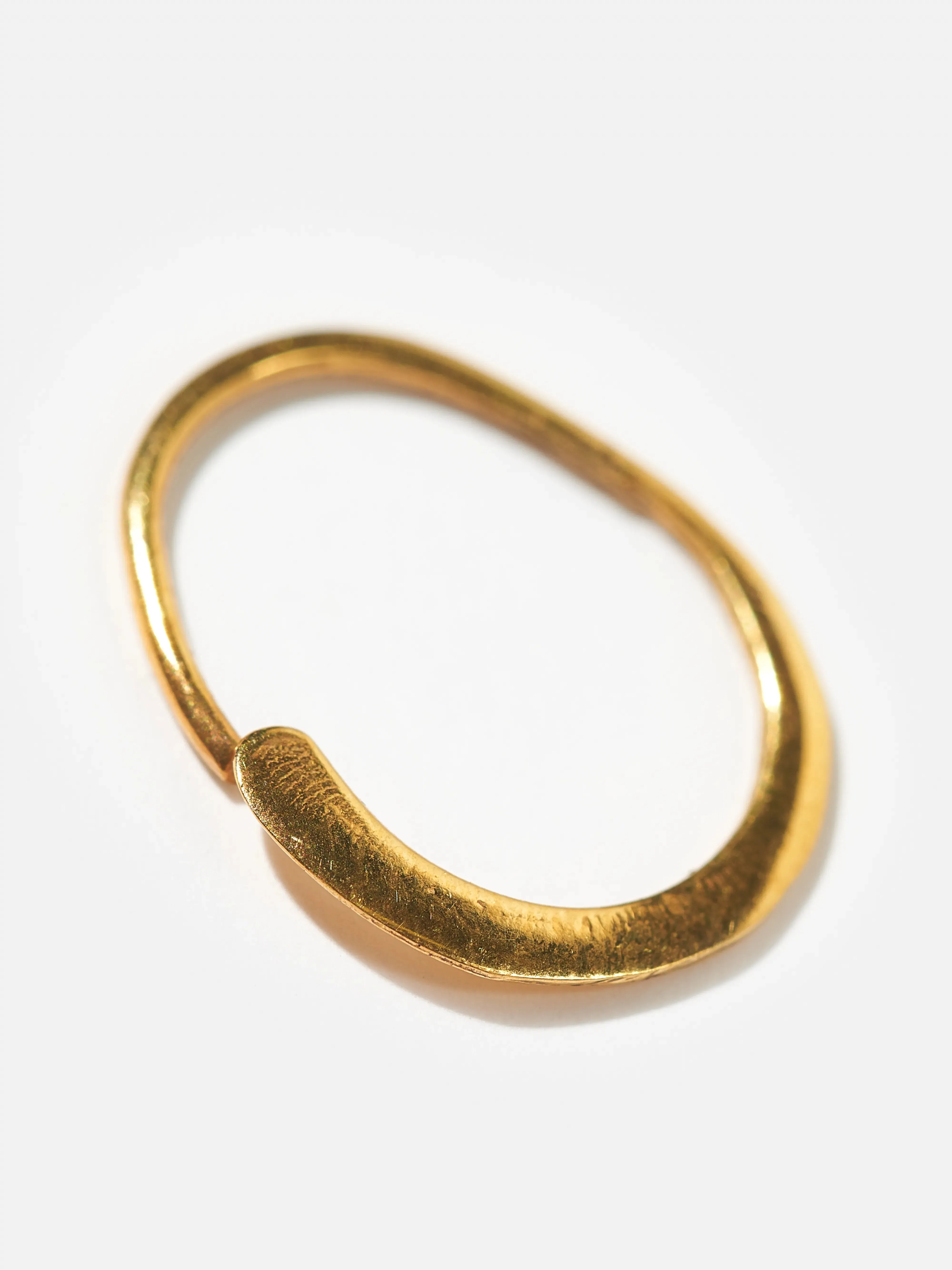 Loop Hoop Earrings (242 / W / GOLD)