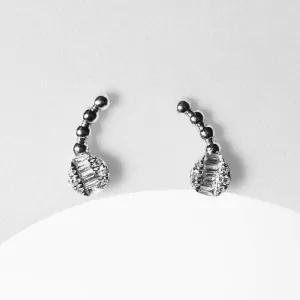 #LVNA2024 | Dainty Round Crawler Diamond Earrings 14kt