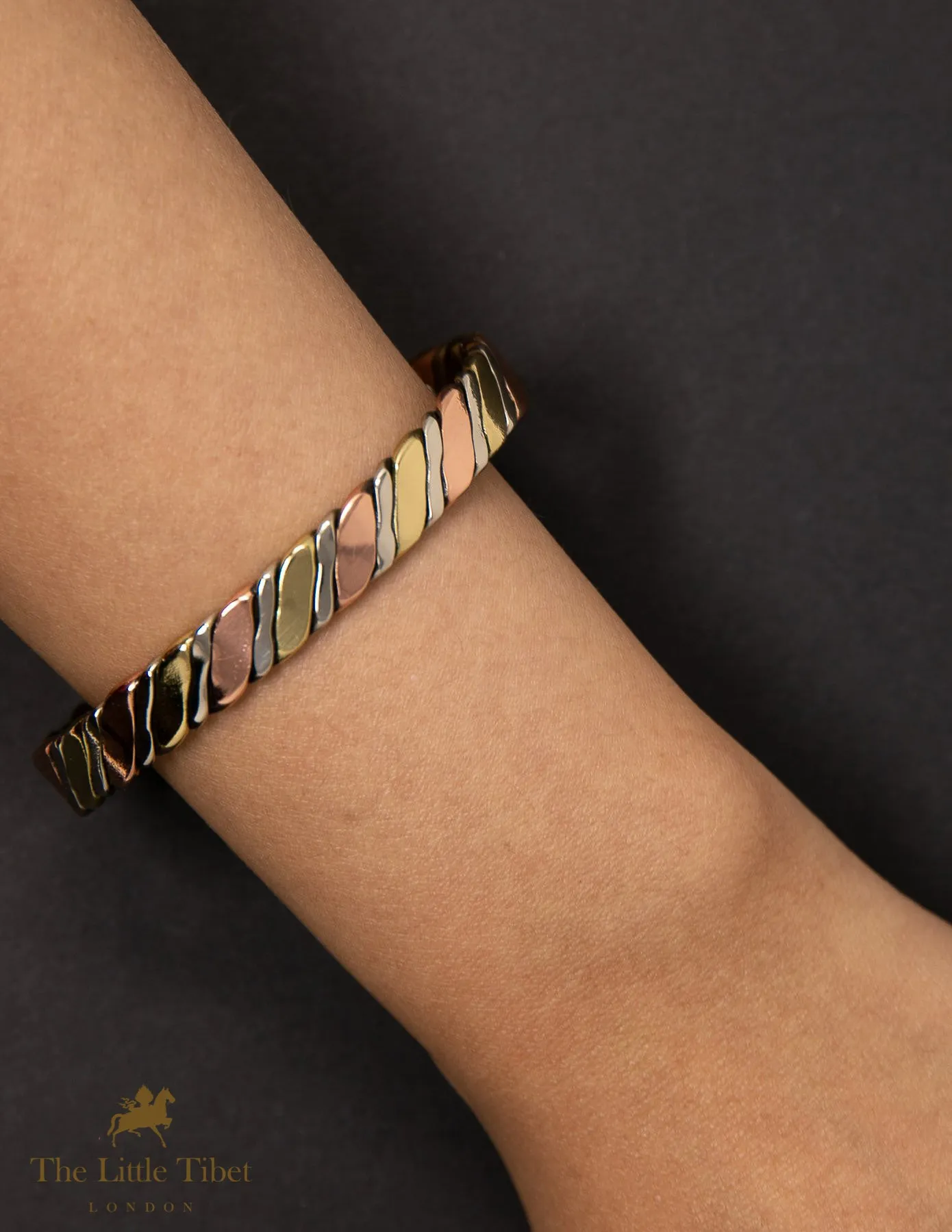 Magnetic Healing Slanted Stripes Bangle