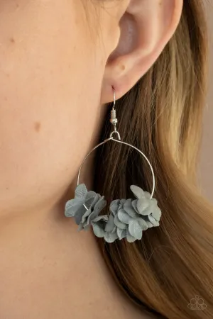 Paparazzi Earring ~ Flirty Florets - Silver