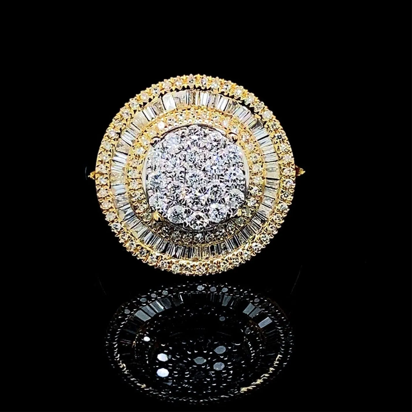 PREORDER | Golden Large Round Statement Diamond Ring 14kt