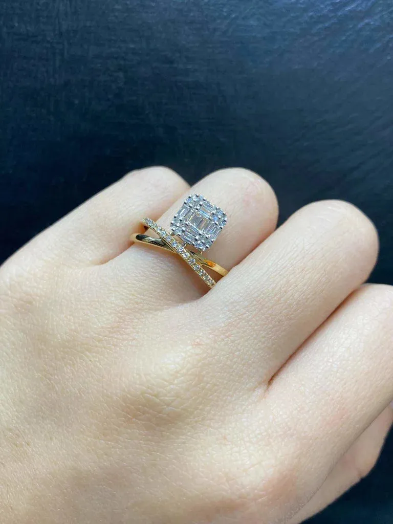 PREORDER | Golden Square Crossover Diamond Ring 14kt