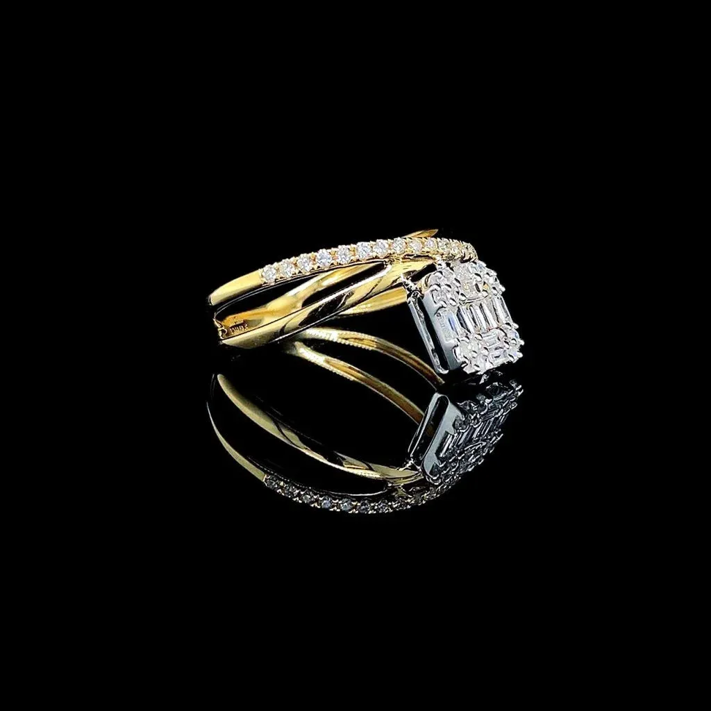 PREORDER | Golden Square Crossover Diamond Ring 14kt