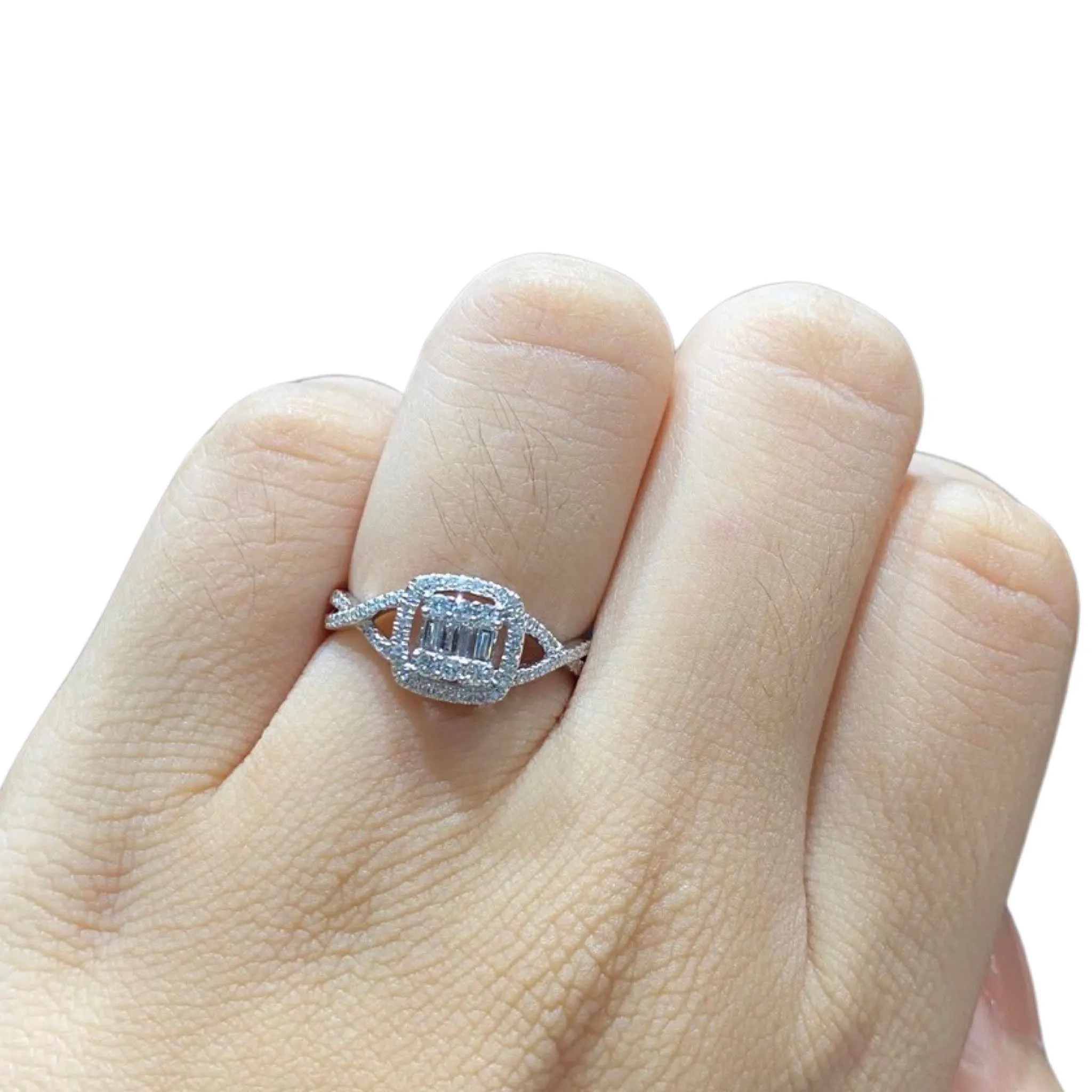 Twisted Shank Cushion Diamond Ring 14kt